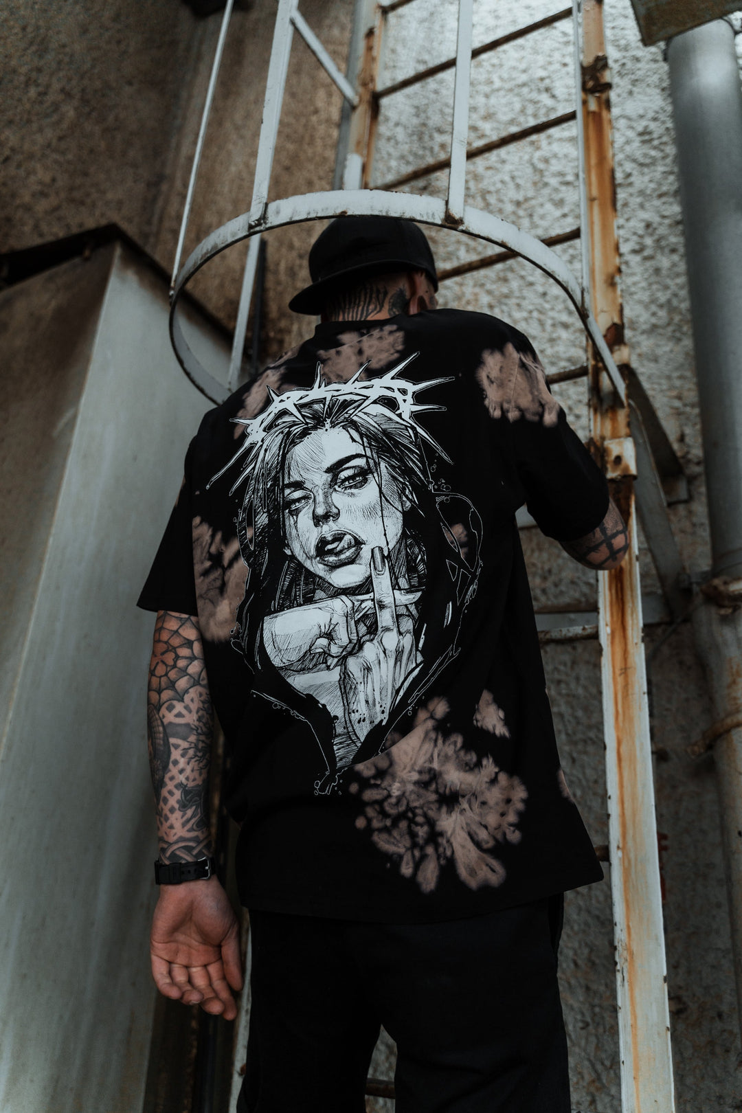 Middle Finger Up - T-Shirt (Rusty Bleached)